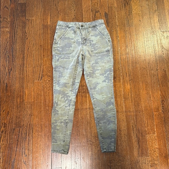 Mossimo Camo High-Waisted Jegging - Picture 1 of 5